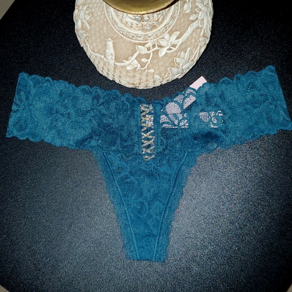 Victoria Secret thong/string